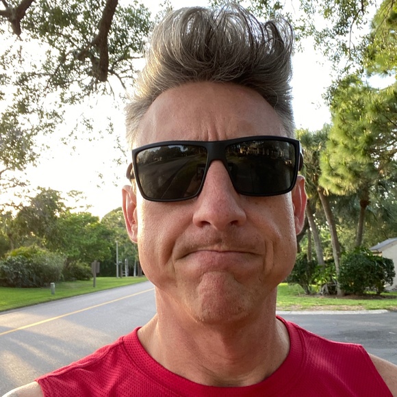 Meet your Posher, Buddhabackpacker - Picture 1 of 15